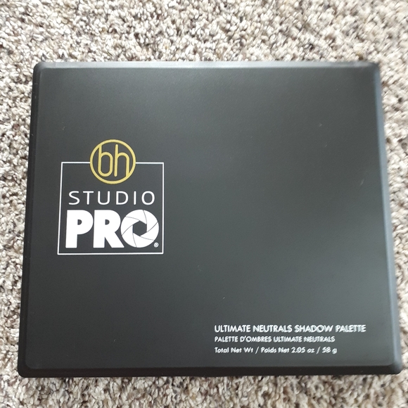 Makeup - Picture 1 of 3